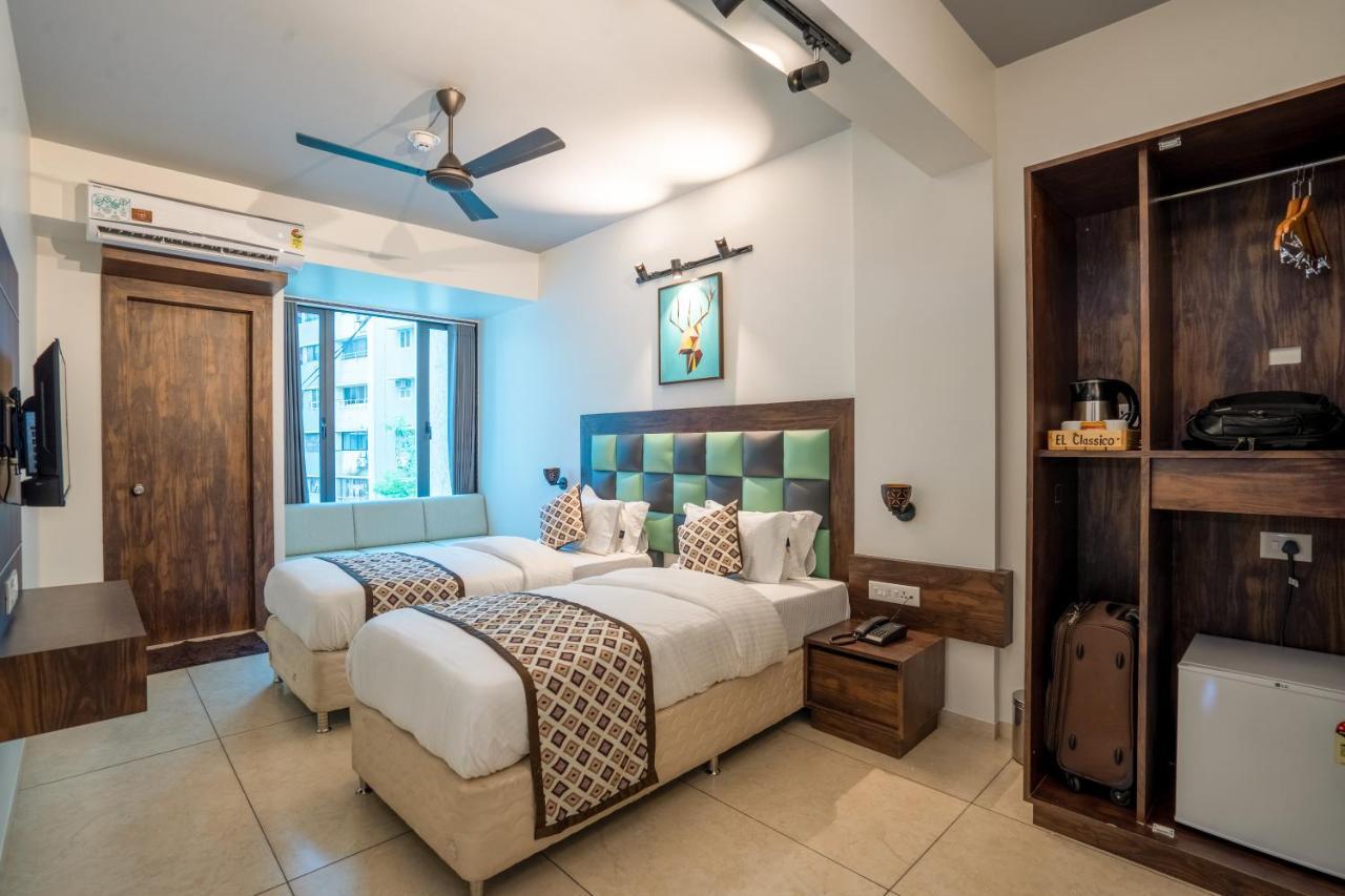 Hotel El Classico Rajkot Esterno foto